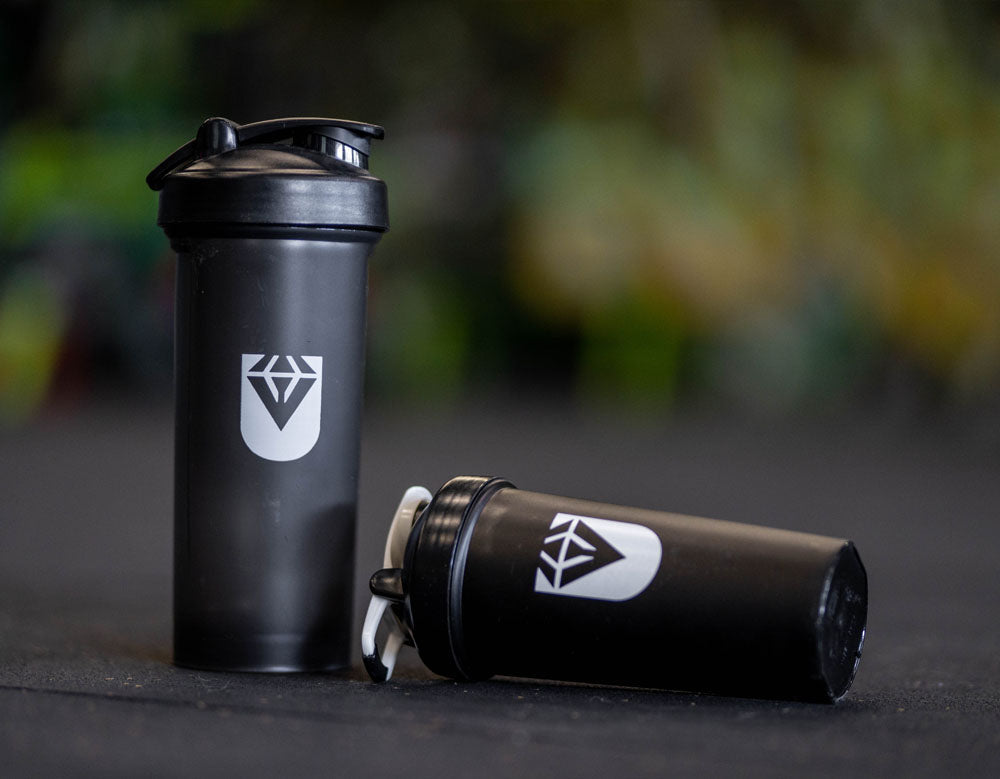 UNIQ - 1.3L Black Shaker with Hook